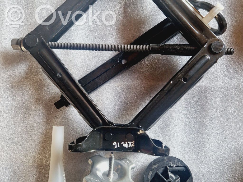 Ford Explorer V Domkratas (dankratas) 