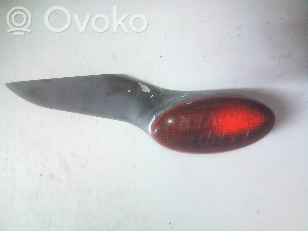 Land Rover Freelander Third/center stoplight 