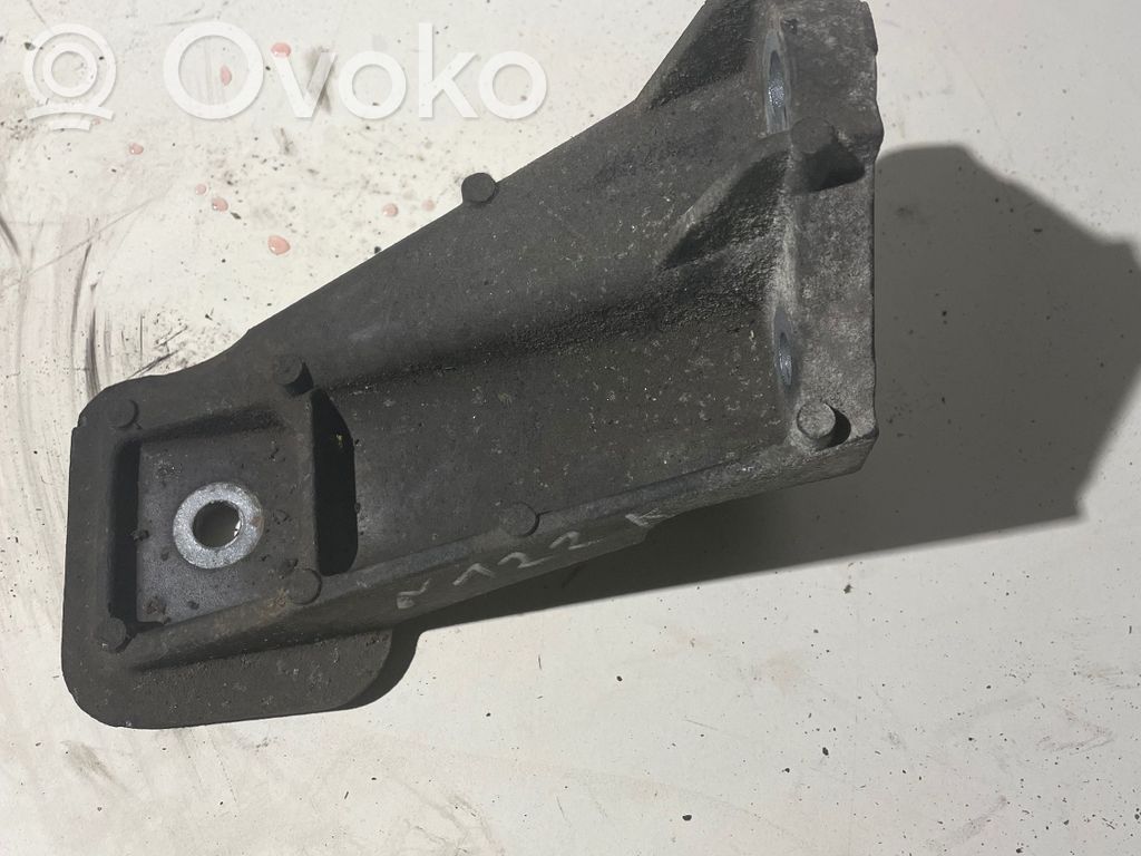 Engine mounting bracket   AH226061BA