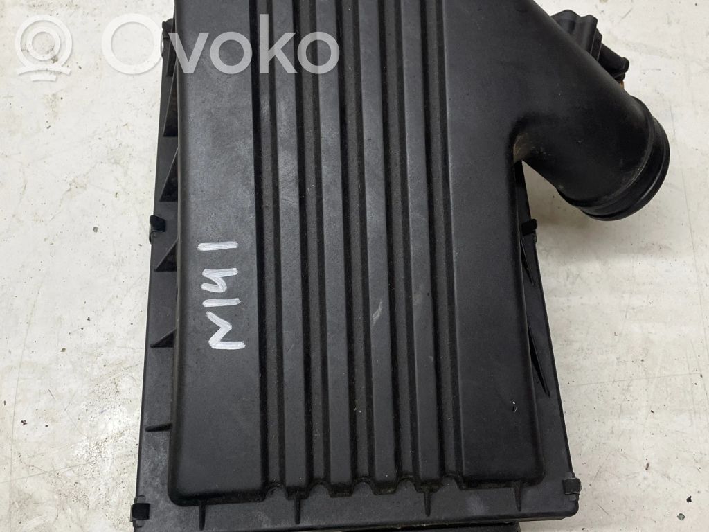 BMW X5 E70 Air filter box 