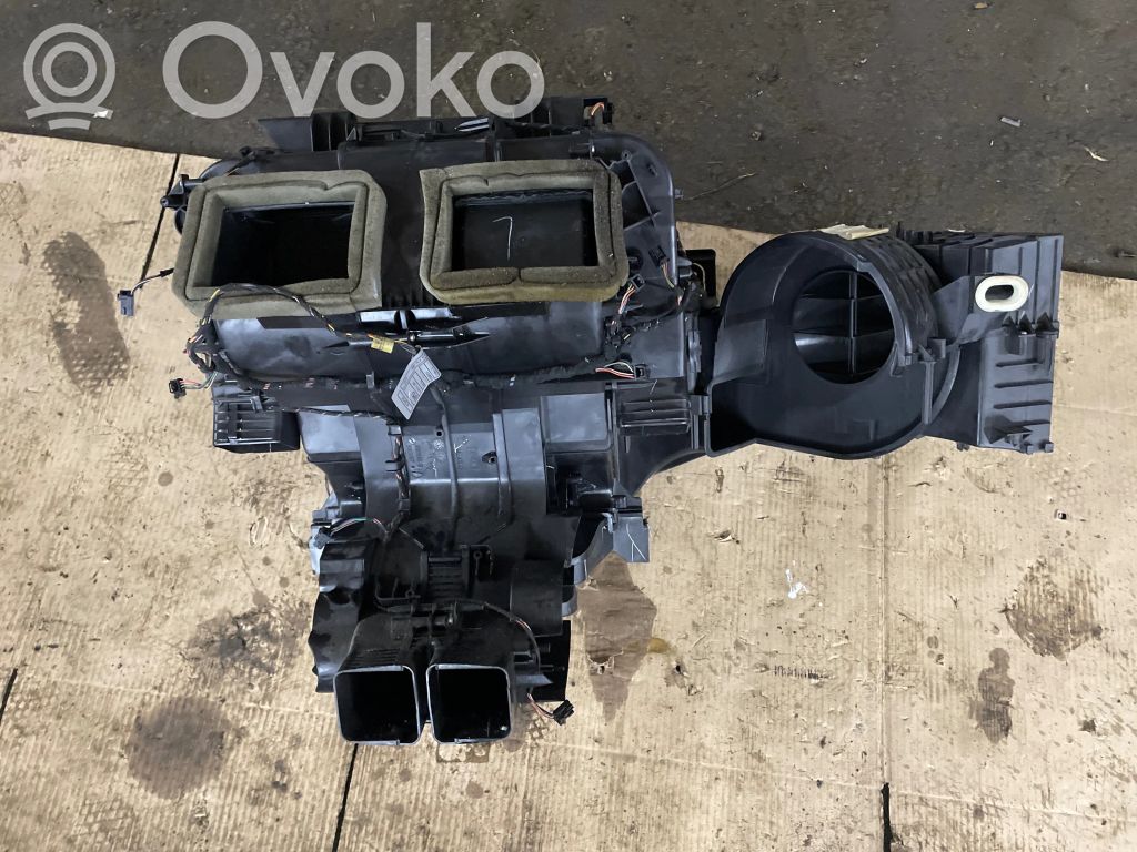 BMW X5 E70 Salono oro mazgo plastikinis korpusas 