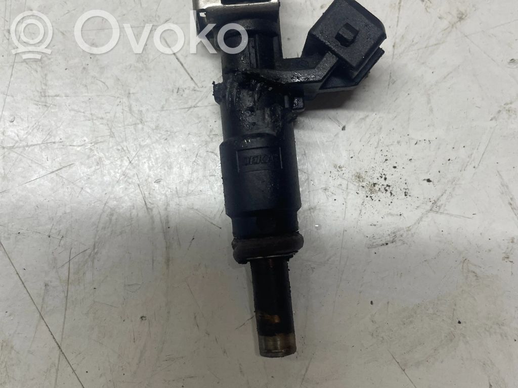 BMW X5 E70 Fuel injector 