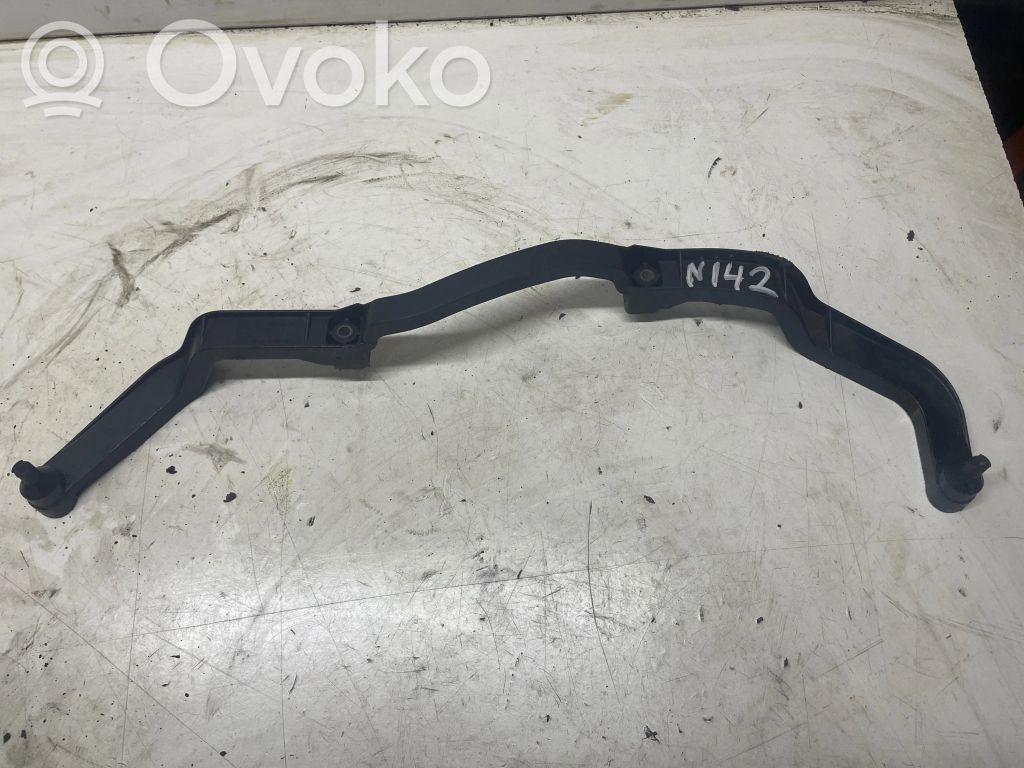 BMW X5 E70 Kita variklio skyriaus detalė 