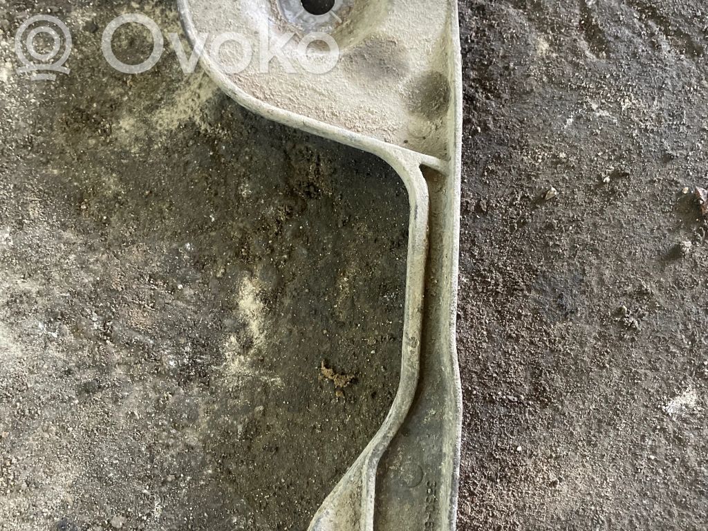 BMW X5 E70 Cits aizmugures šasijas elements 