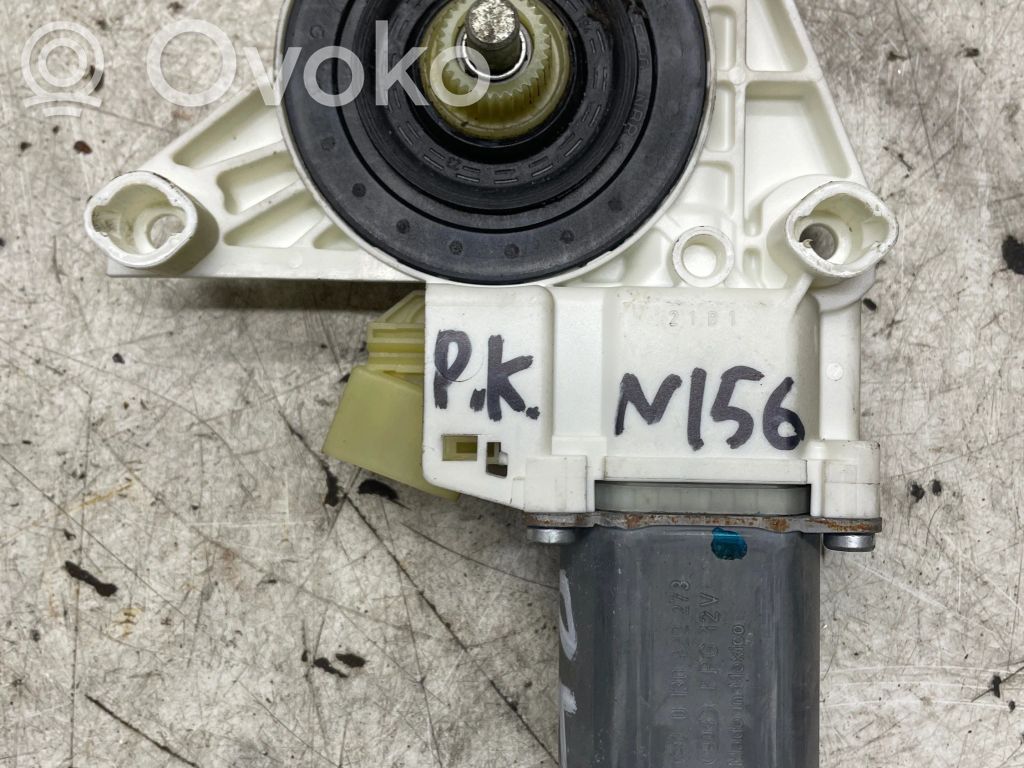 Mercedes-Benz ML W164 Front door window regulator motor 