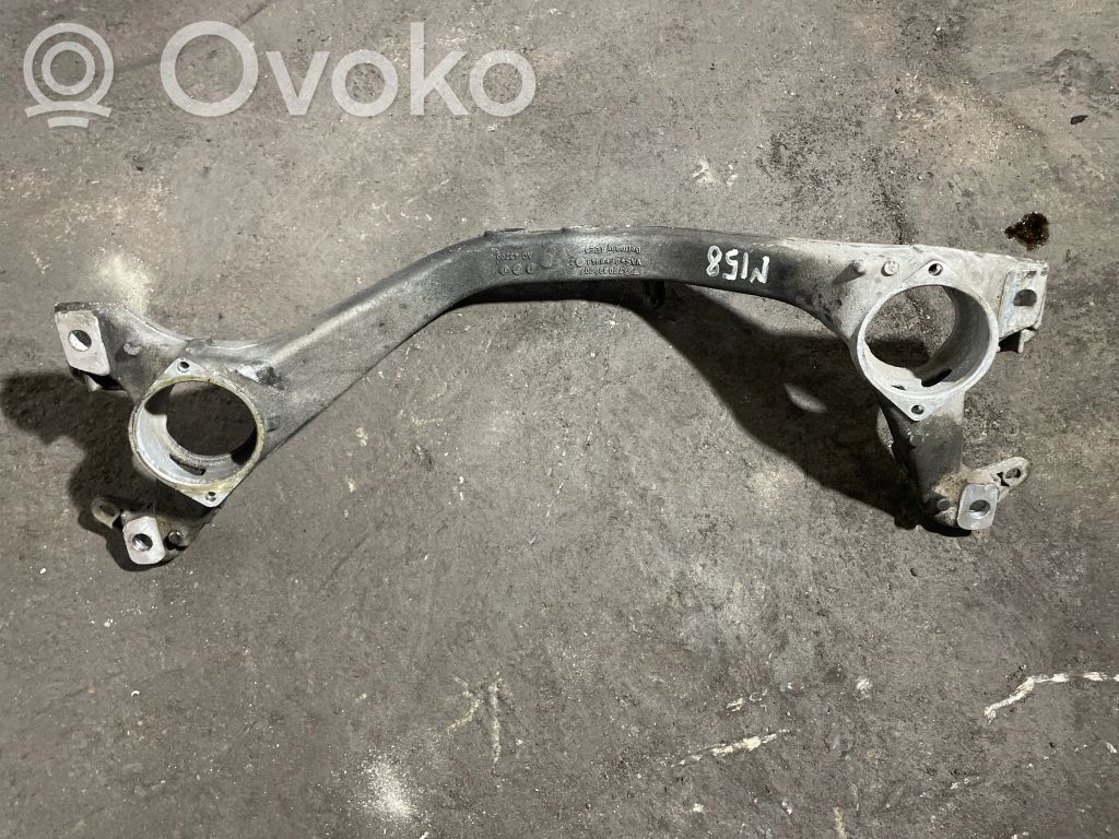 Audi Q7 4L Engine mounting bracket 