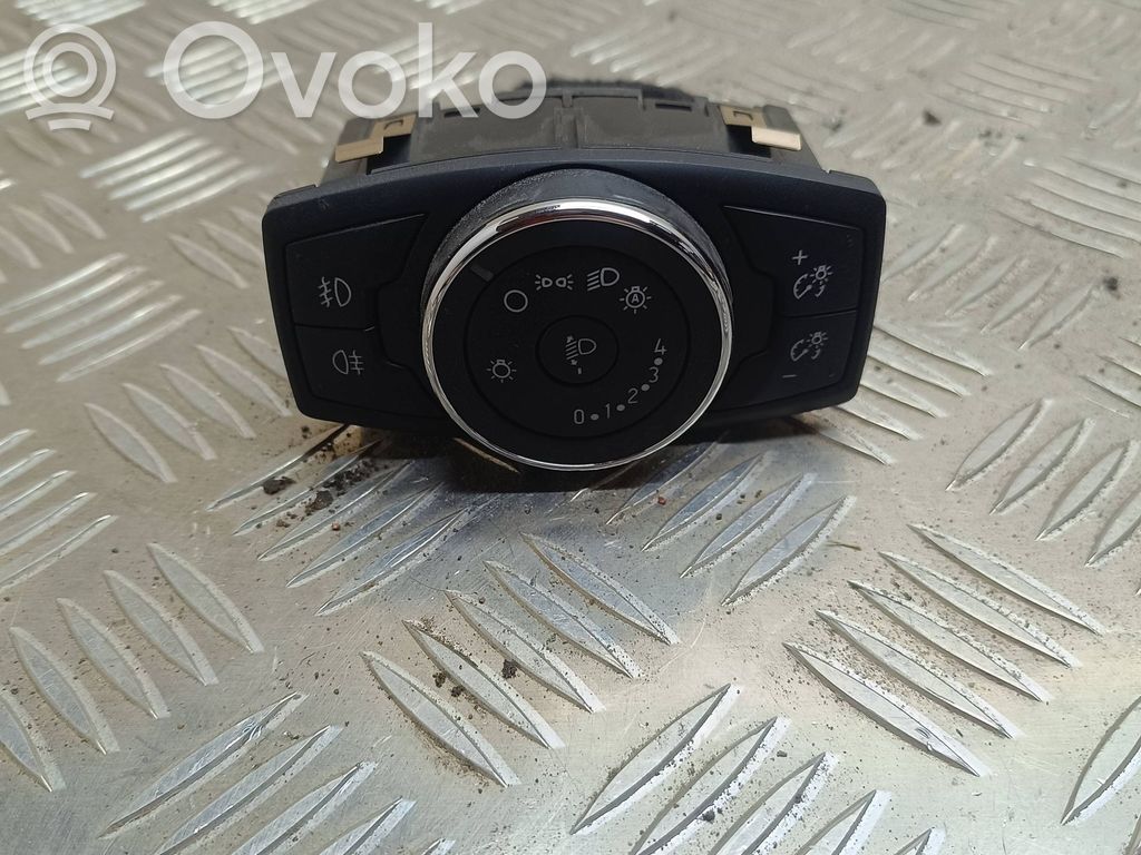 Ford Turneo Courier Lukturu slēdzis 