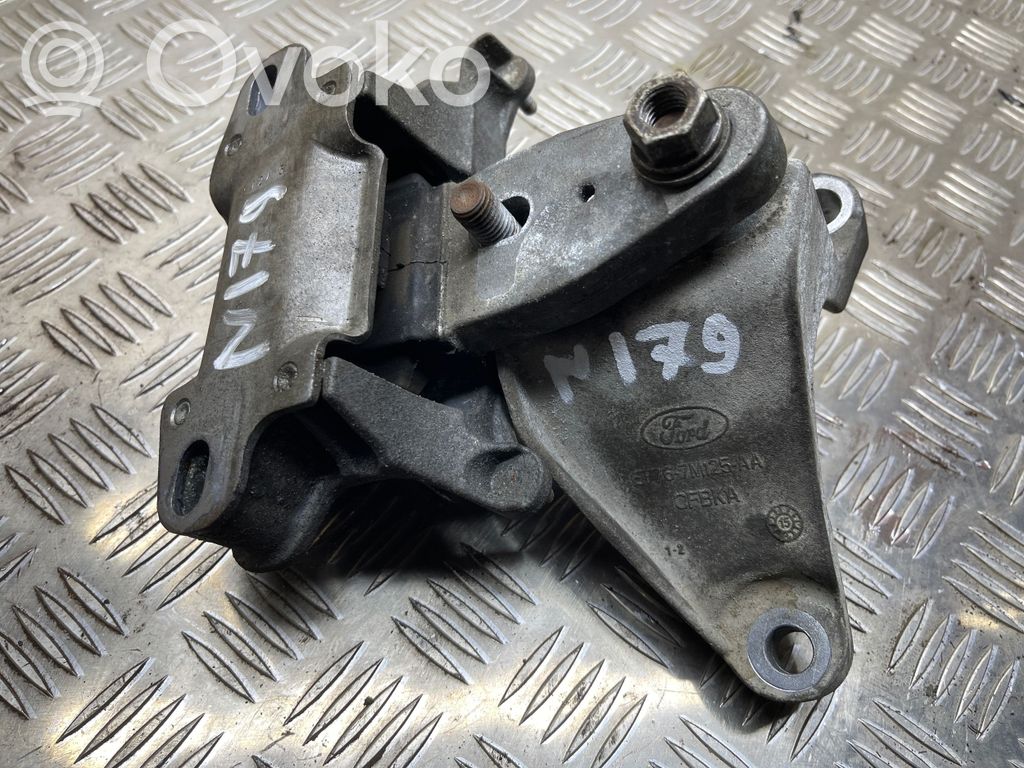 Ford Turneo Courier Engine mount bracket 