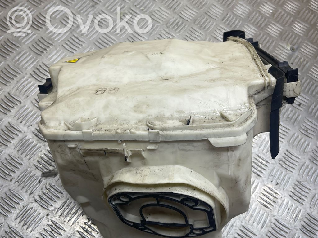 BMW 3 E90 E91 Other engine bay part 