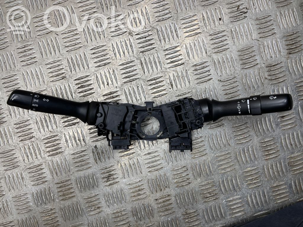 Subaru Legacy Wiper turn signal indicator stalk/switch 