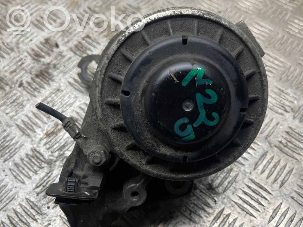 Engine mount bracket   AIS12F,G3350244