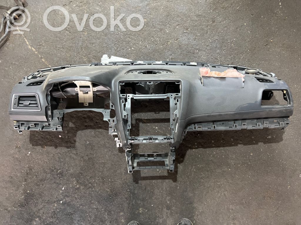 Subaru Legacy Dashboard 
