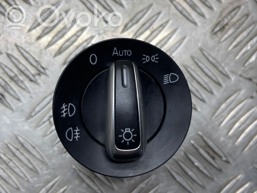 Volkswagen PASSAT CC Light switch 