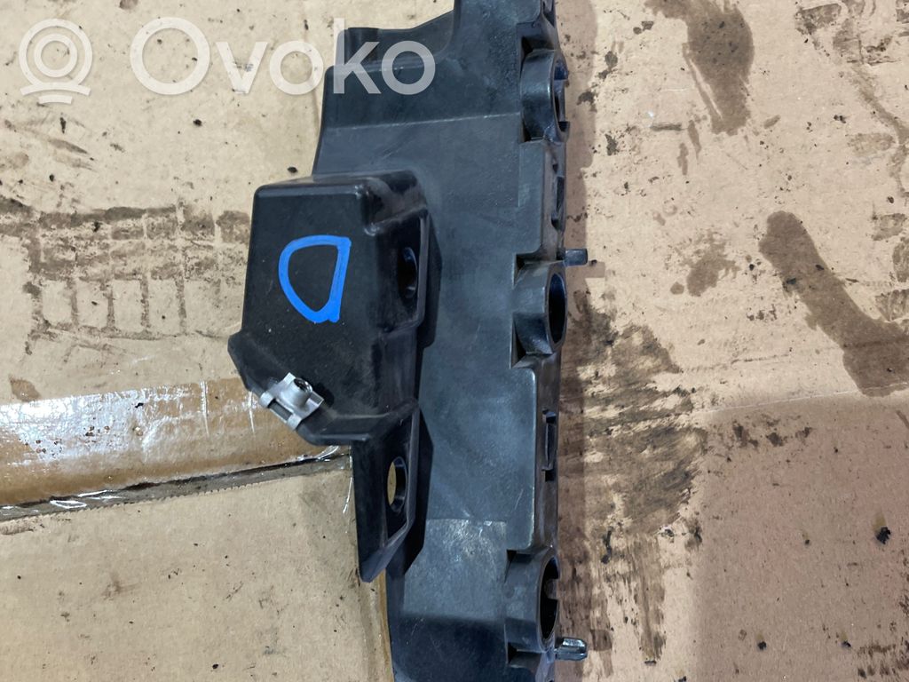 Audi Q7 4M Front bumper mounting bracket 