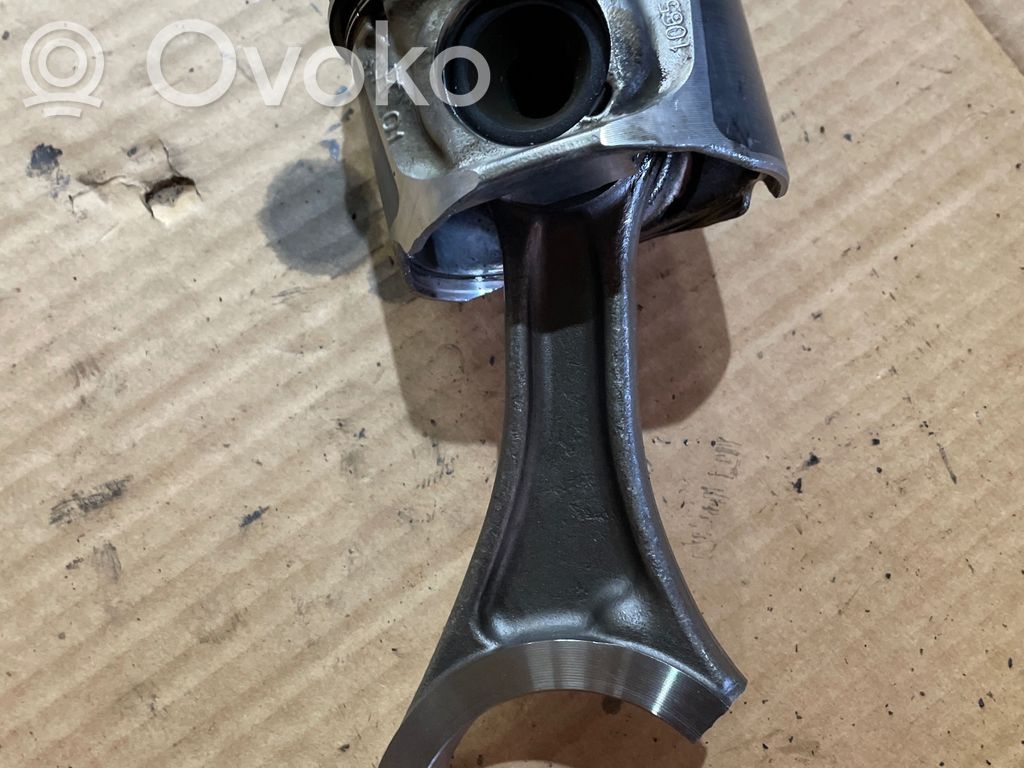 Infiniti FX Piston with connecting rod 