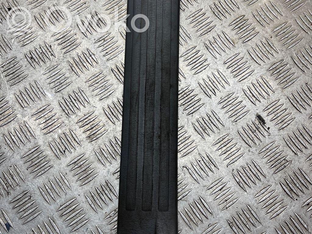 Toyota Land Cruiser (J120) Rear sill trim cover 