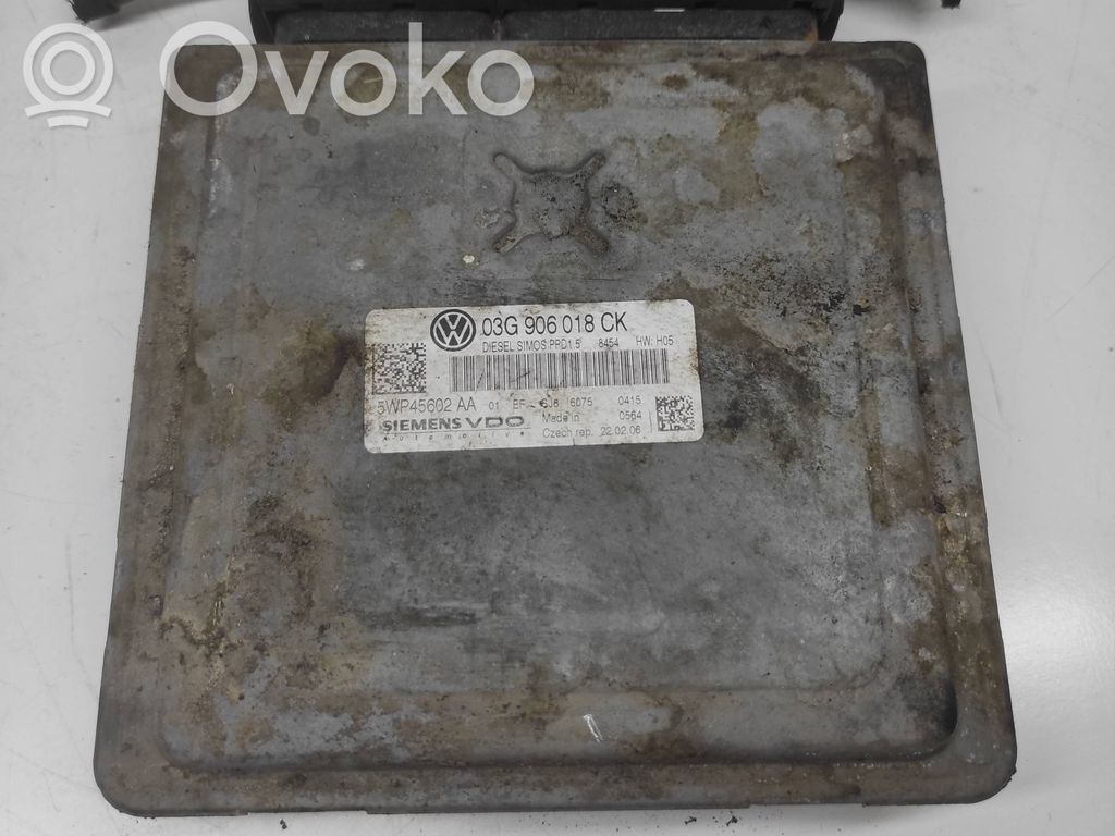 Volkswagen PASSAT B6 Engine control unit/module 