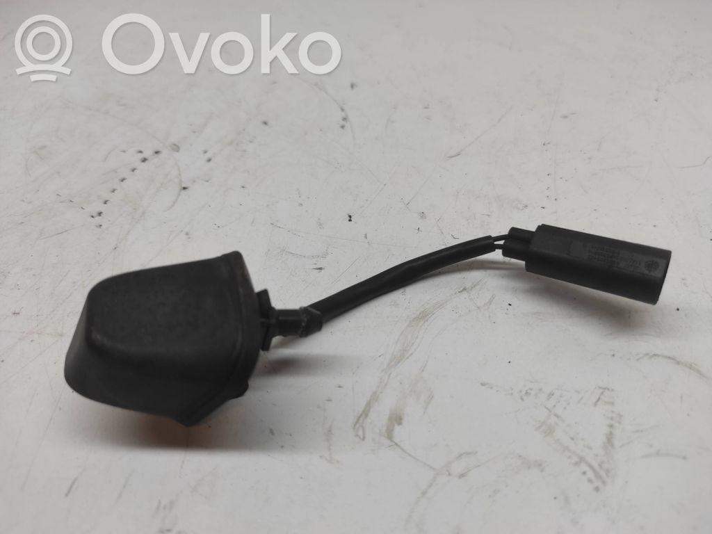 BMW 3 E90 E91 Windshield washer spray nozzle 