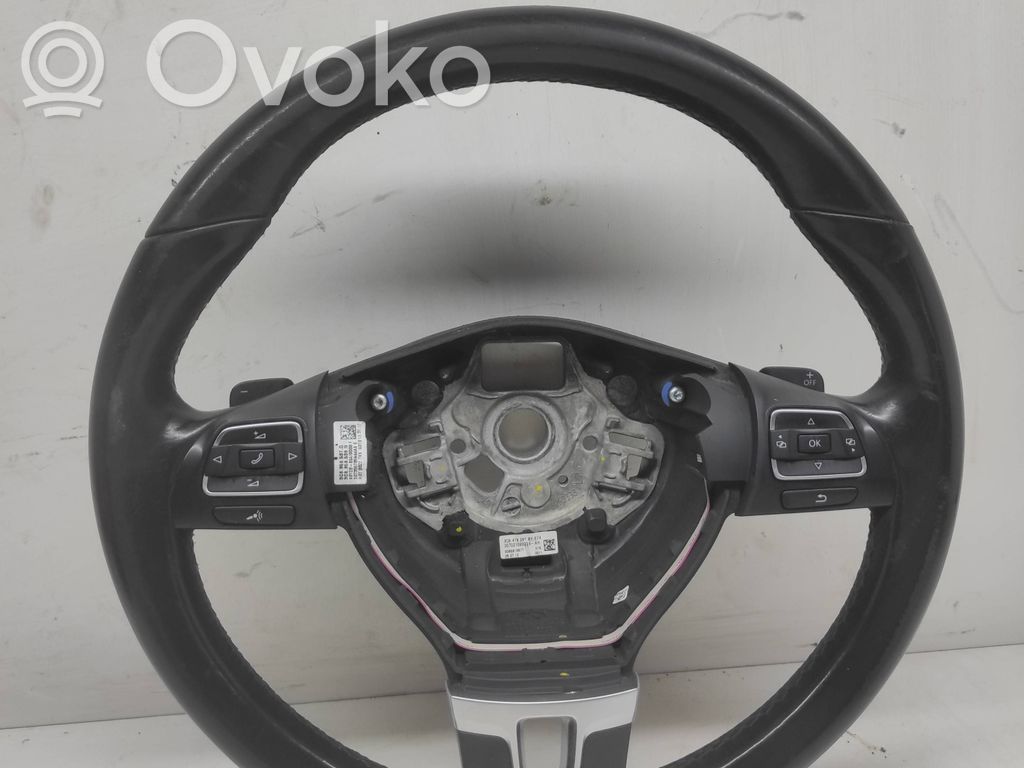 Volkswagen PASSAT B7 Ohjauspyörä 