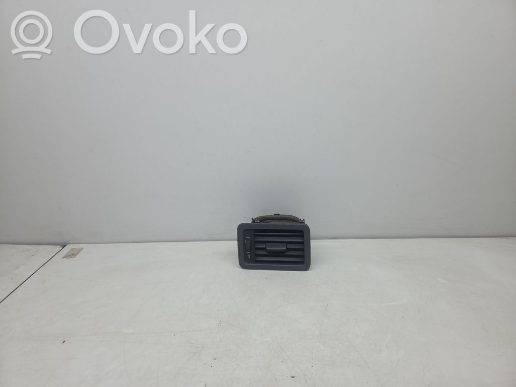 Volvo V70 Boczna kratka nawiewu deski rozdzielczej 