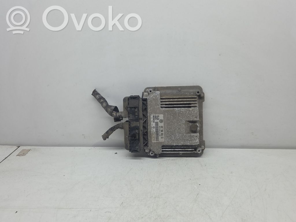 Volkswagen Golf V Engine control unit/module 