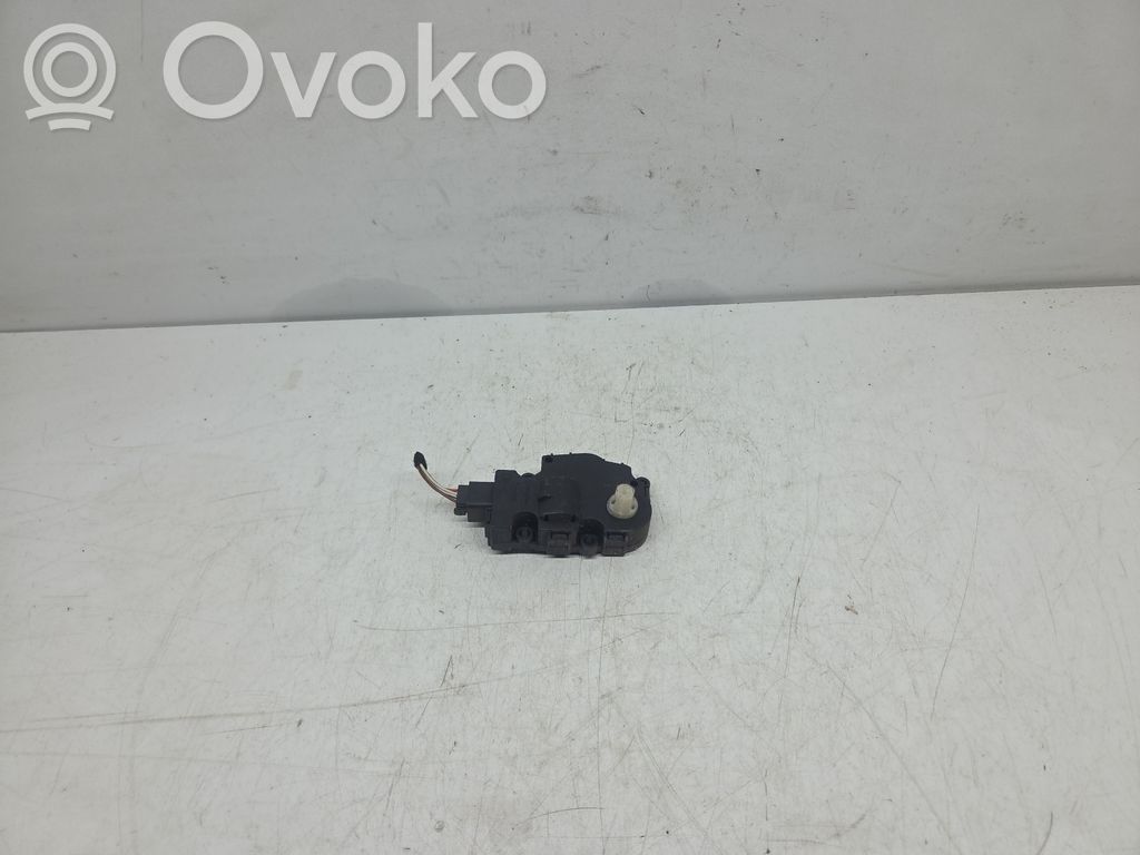 Audi A4 S4 B8 8K Silniczek nagrzewnicy 