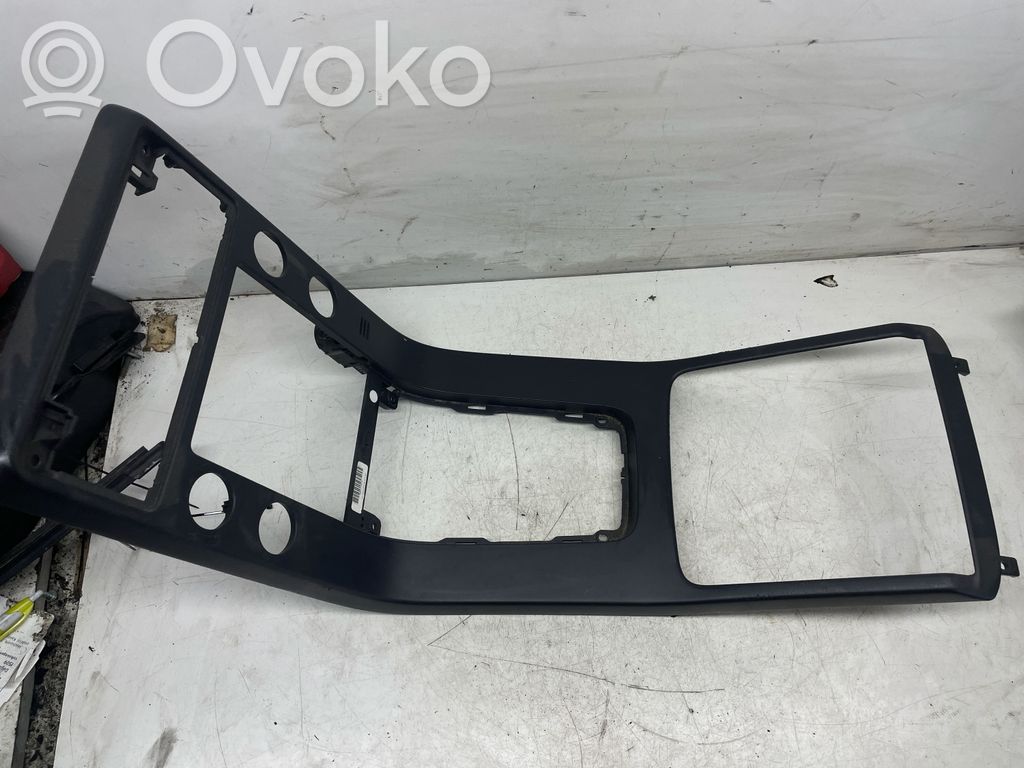 Volvo V70 Klimata kontrole / mazā radiatora vadības dekoratīvā apdare 
