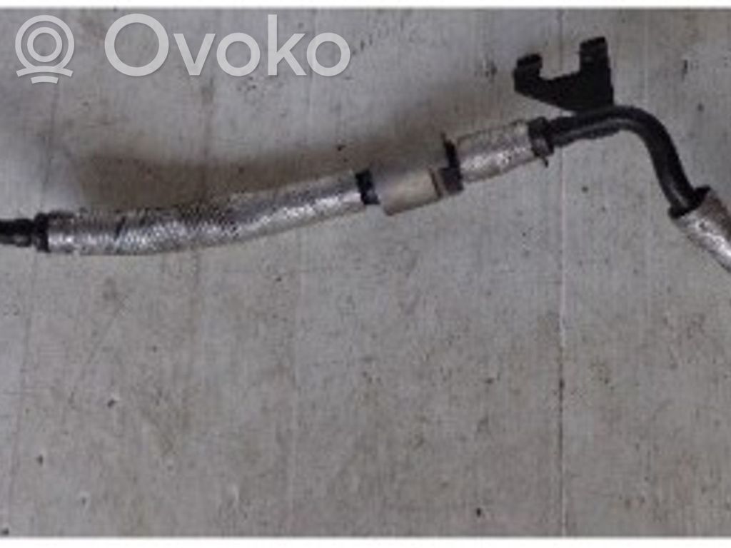 Ilmastointilaitteen putki (A/C)   8381360