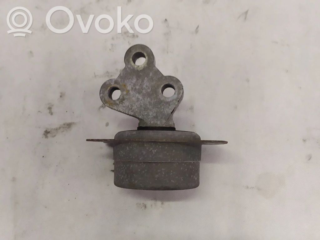 Engine mount bracket   13227734,00682028,0682039,13227728,13312093,13312098,682873,682879