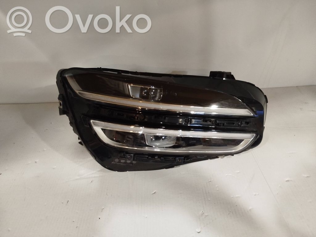 Genesis GV70 Lampa przednia 