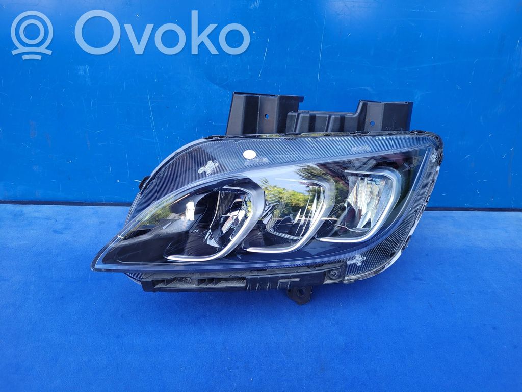Hyundai Kona I Lampa przednia 