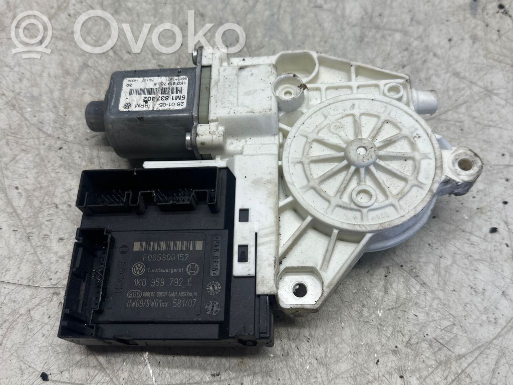Volkswagen Golf Plus Silnik regulatora szyby drzwi przednich 