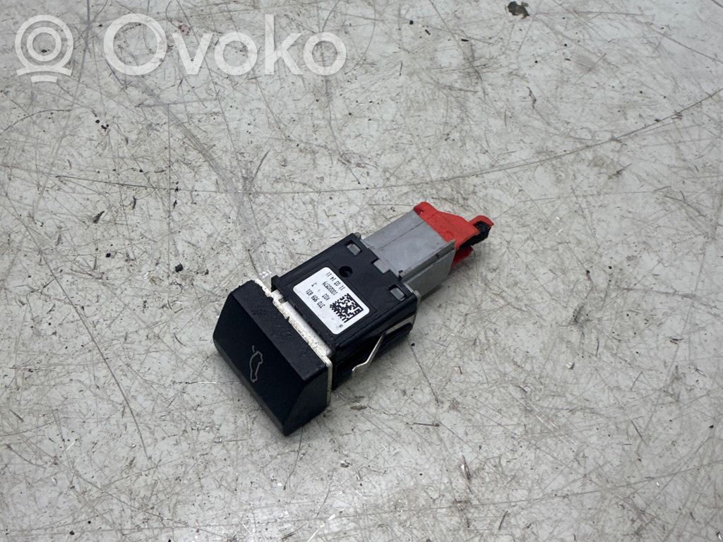 Skoda Superb B6 (3T) Tailgate/boot open switch button 