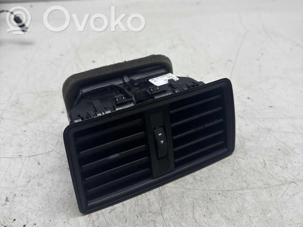 Skoda Superb B8 (3V) Rear seatbelt 