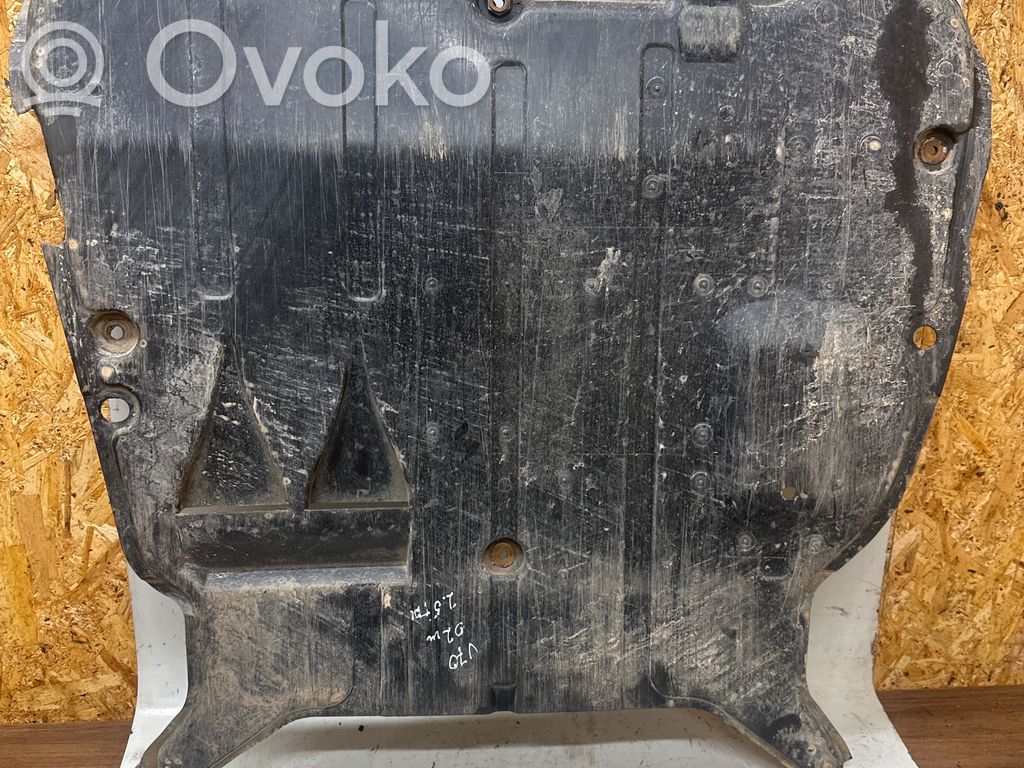 Volvo V70 Engine splash shield/under tray 
