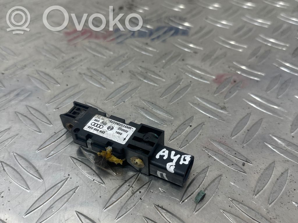 Audi A4 S4 B6 8E 8H Senzor impact/declanșare airbag 