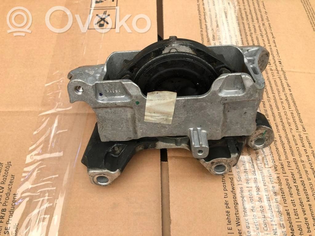 Engine mount bracket   LX636F012AC