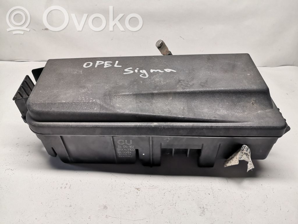Opel Signum Fuse module 