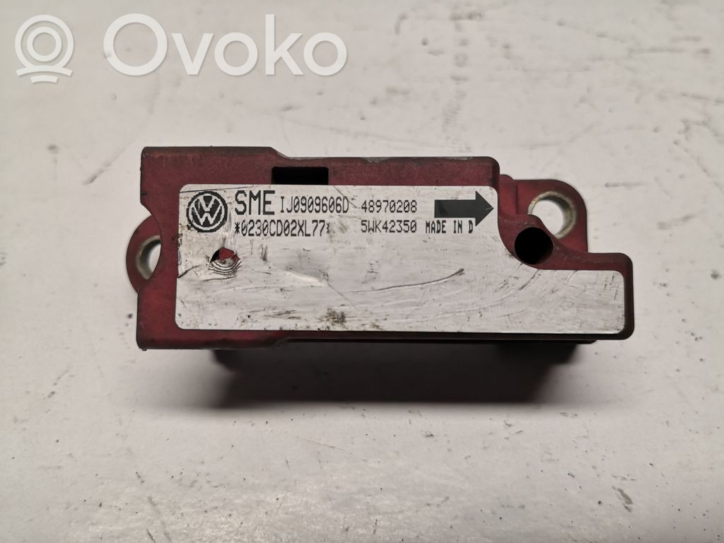 Volkswagen Golf IV Czujnik uderzenia Airbag 