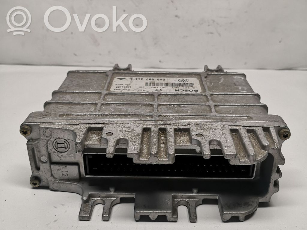 Volkswagen PASSAT B4 Engine control unit/module 