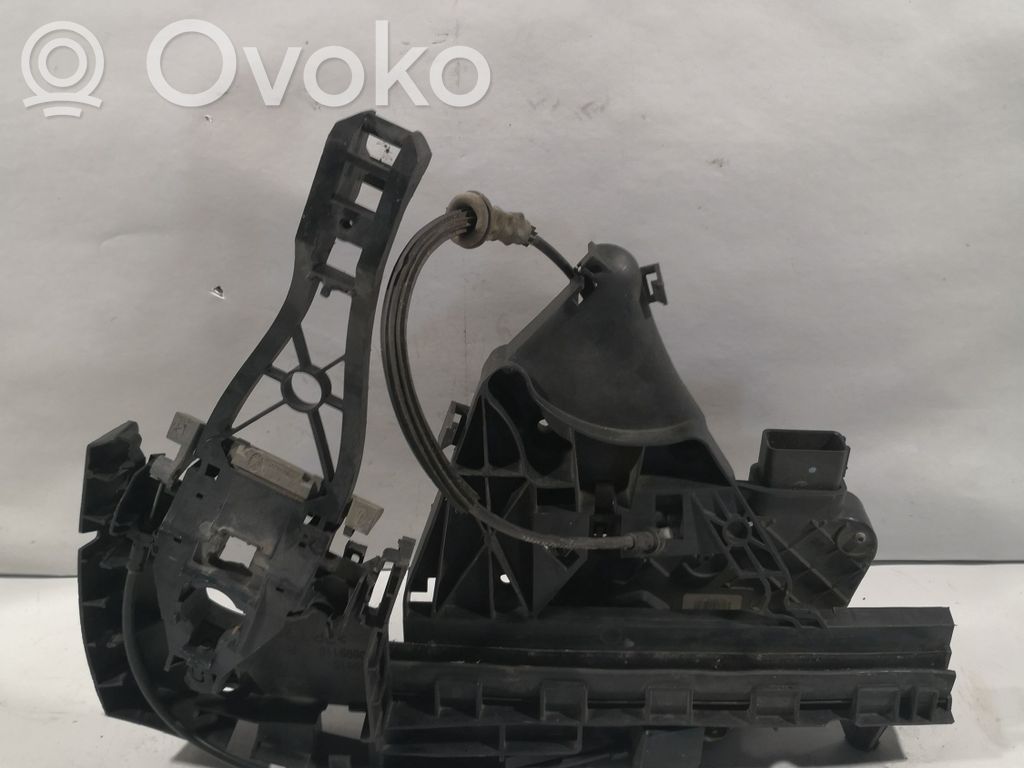 Volvo V50 Priekšpusē slēdzene 