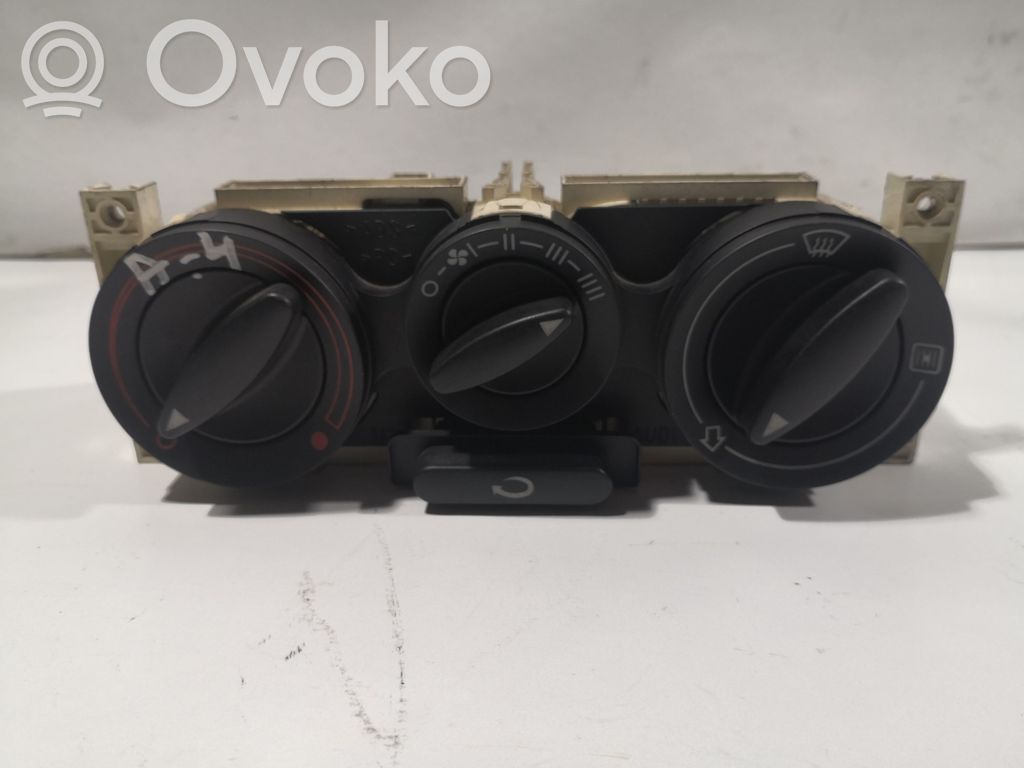 Audi A4 S4 B5 8D Climate control unit 