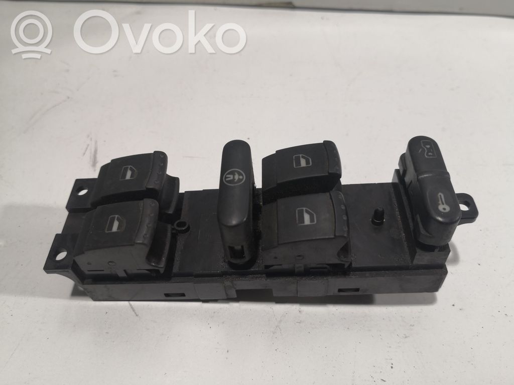 Volkswagen PASSAT B5 Electric window control switch 
