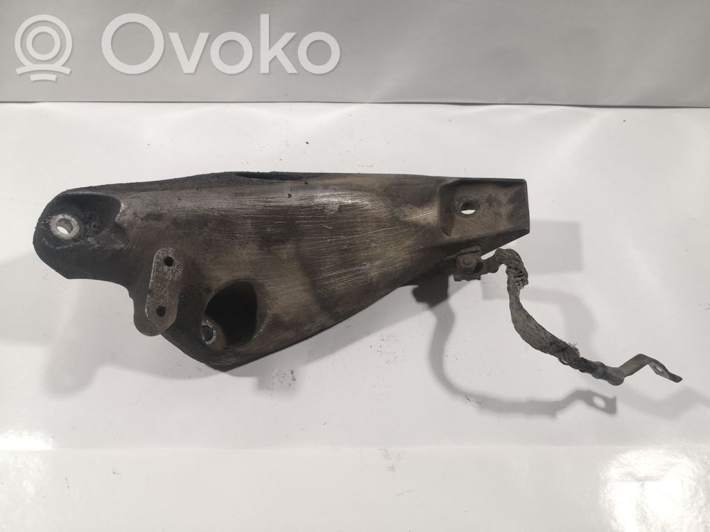 BMW X5 E70 Engine mounting bracket 