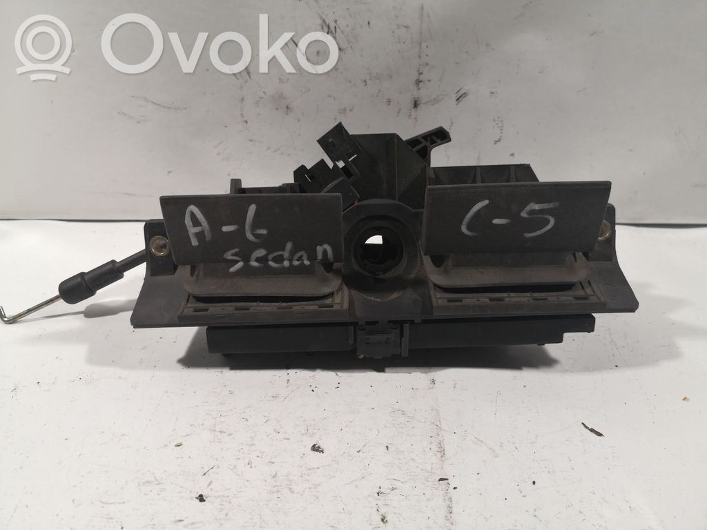 Audi A6 S6 C5 4B Tailgate/trunk/boot lock/catch/latch 