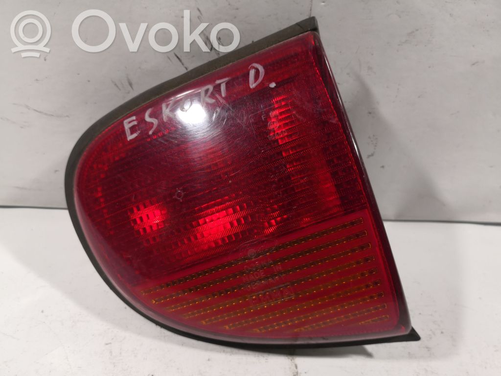 Ford Escort Tailgate rear/tail lights 