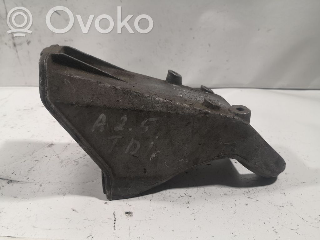 Audi A6 S6 C5 4B Engine mounting bracket 