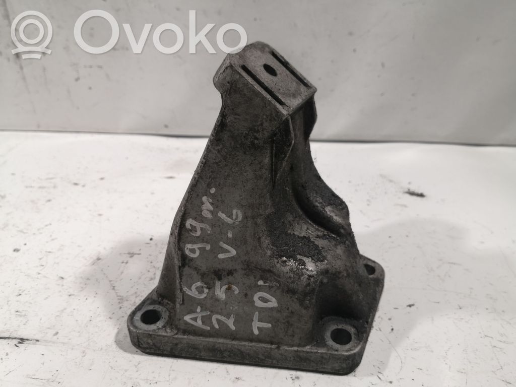 Audi A6 S6 C5 4B Engine mounting bracket 