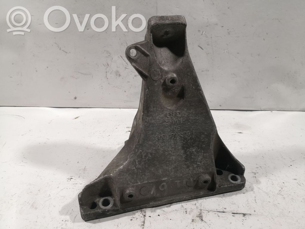 Audi A4 S4 B5 8D Engine mounting bracket 