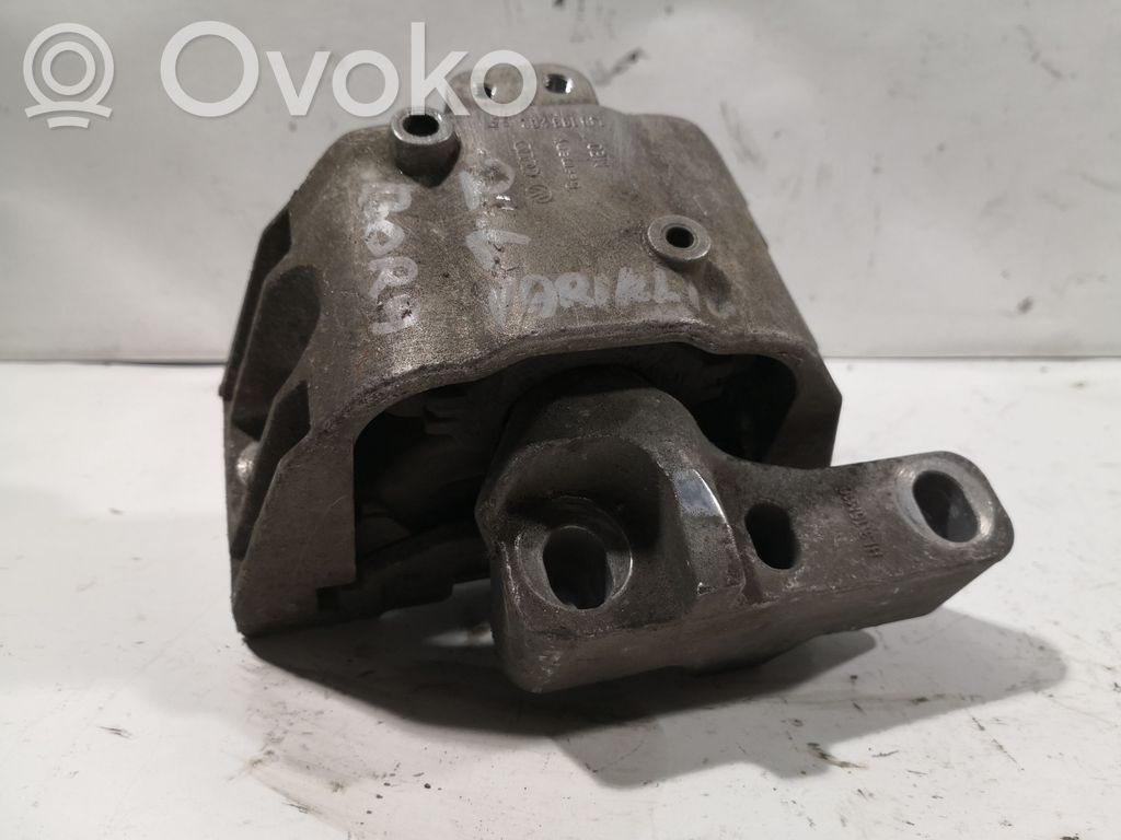 Volkswagen Bora Engine mount bracket 